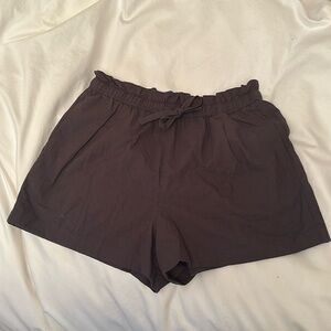 Uniqlo medium women’s shorts